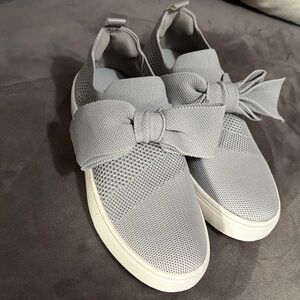 Bandolino Light Gray Slip-On Knit Sneakers with Bow